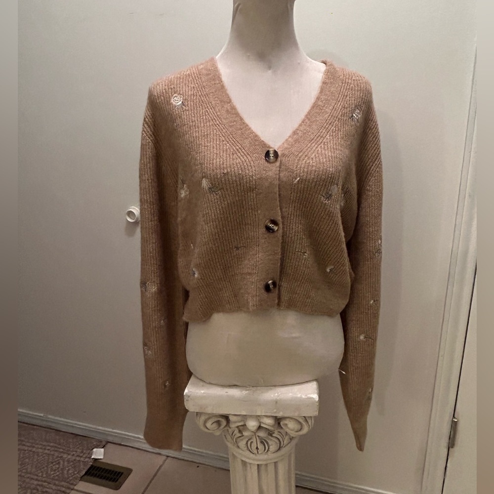 50%offw❤️ NEW LOVE TREE cropped cardigan tan embroidered flowers sweater